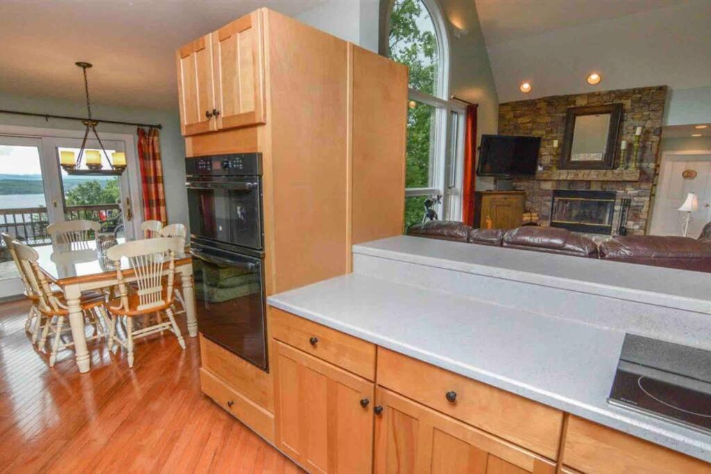 Villa Primo Vista! Spectacular Views, Dock Slip, Hot Tub McHenry Exterior foto